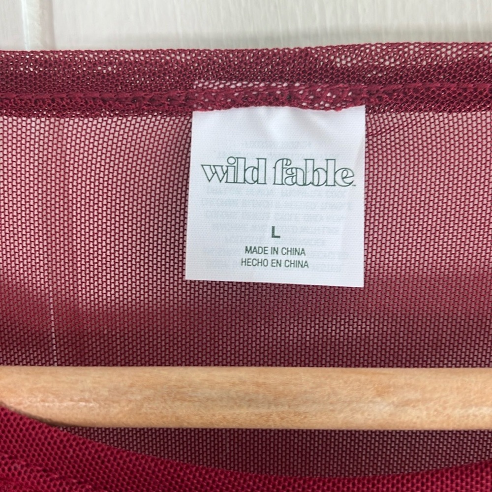 Wild Fable Burgundy Red Velvet Sheer Sleeves Top Size L - Picture 4 of 7